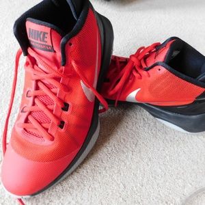 Nike Air Versatile Men’s Basketball Shoes, 8